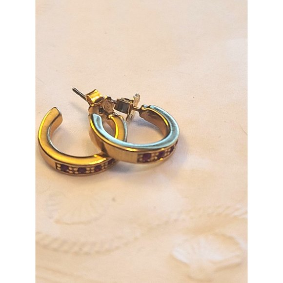 DAINTY AVON EARRINGS GOLD TONE WITH RED STONES - Picture 4 of 5